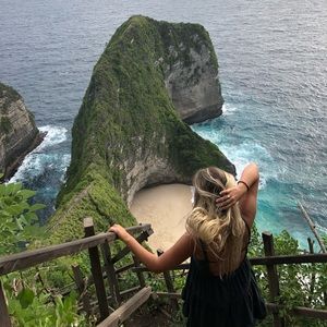 Meet your Posher, Whitney